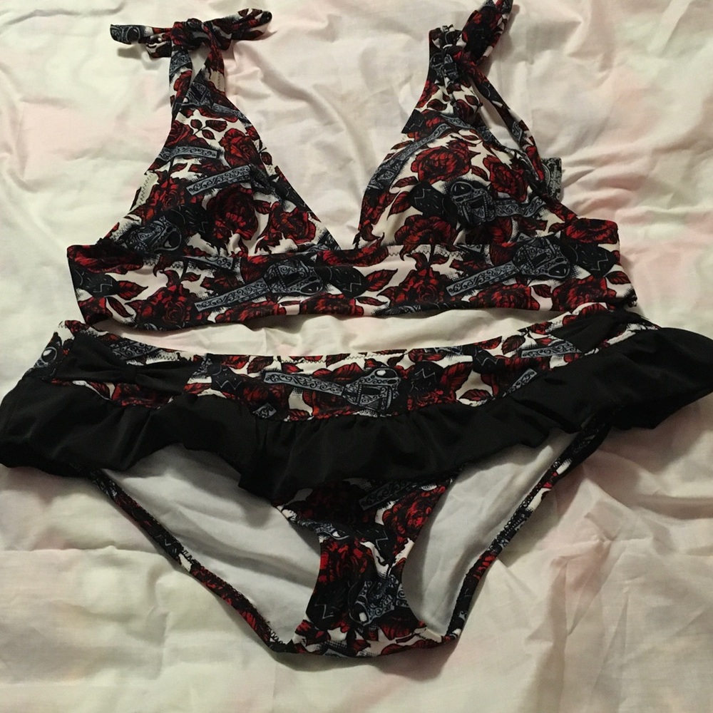 Too Fast GOTH Black & Red Floral Ruffle Bikini Set
